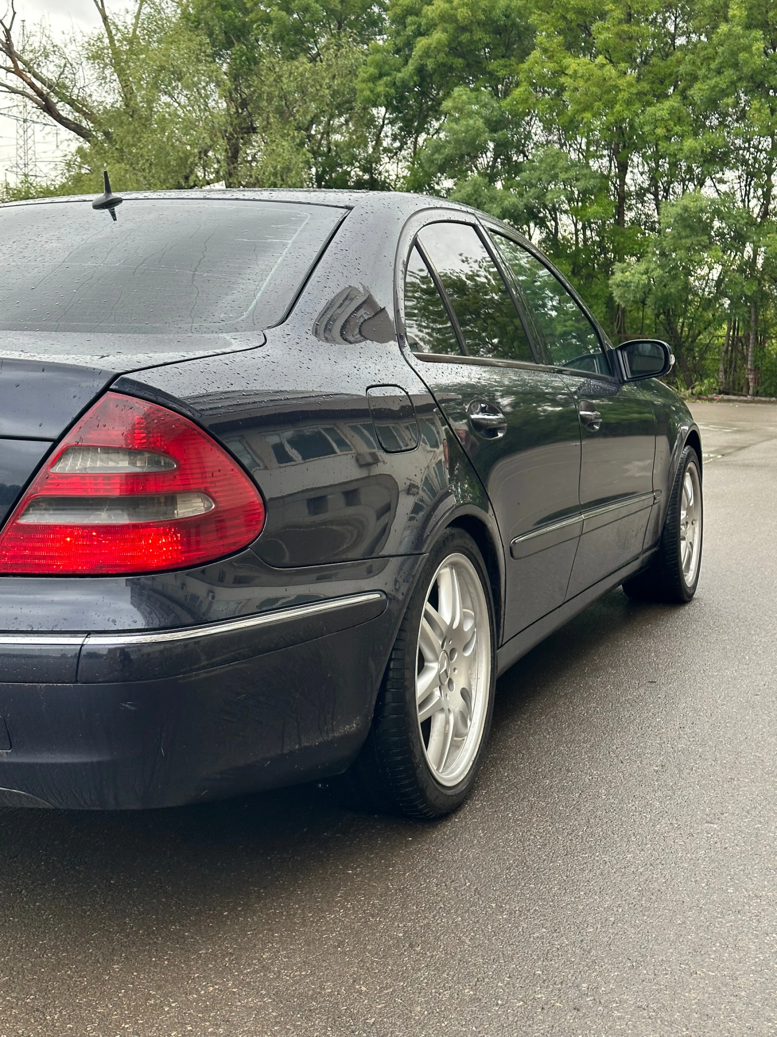 Mercedes-Benz E 220  - изображение 3
