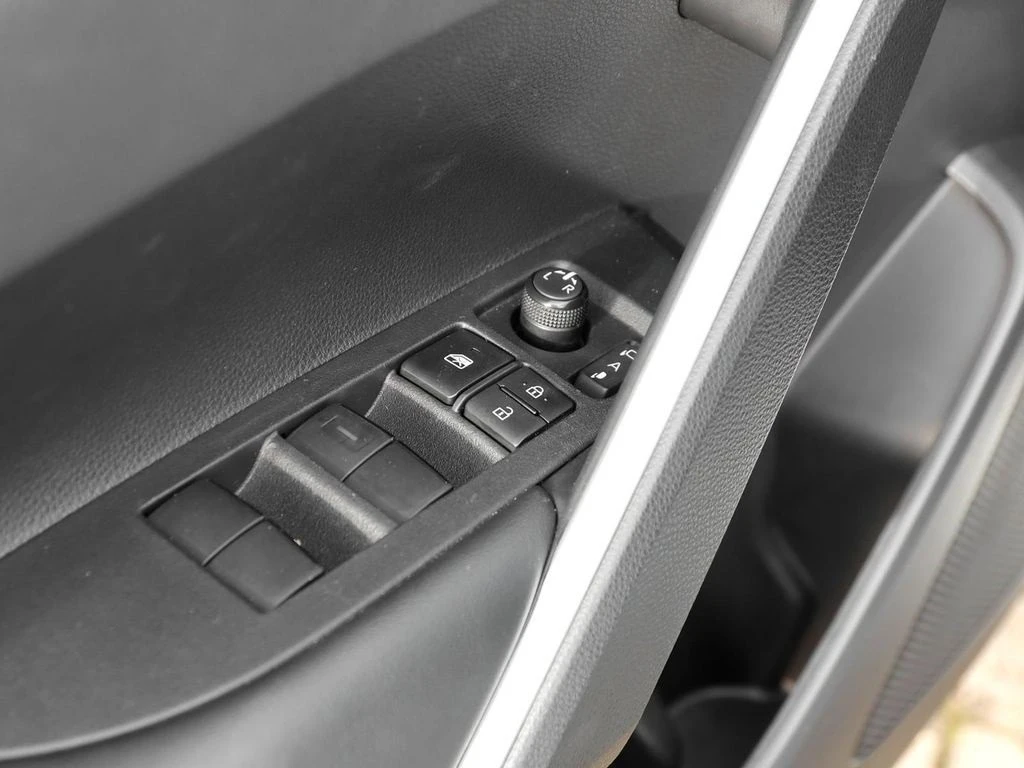 Toyota Corolla Cross 2.0 Hybrid Style | Mobile.bg   11