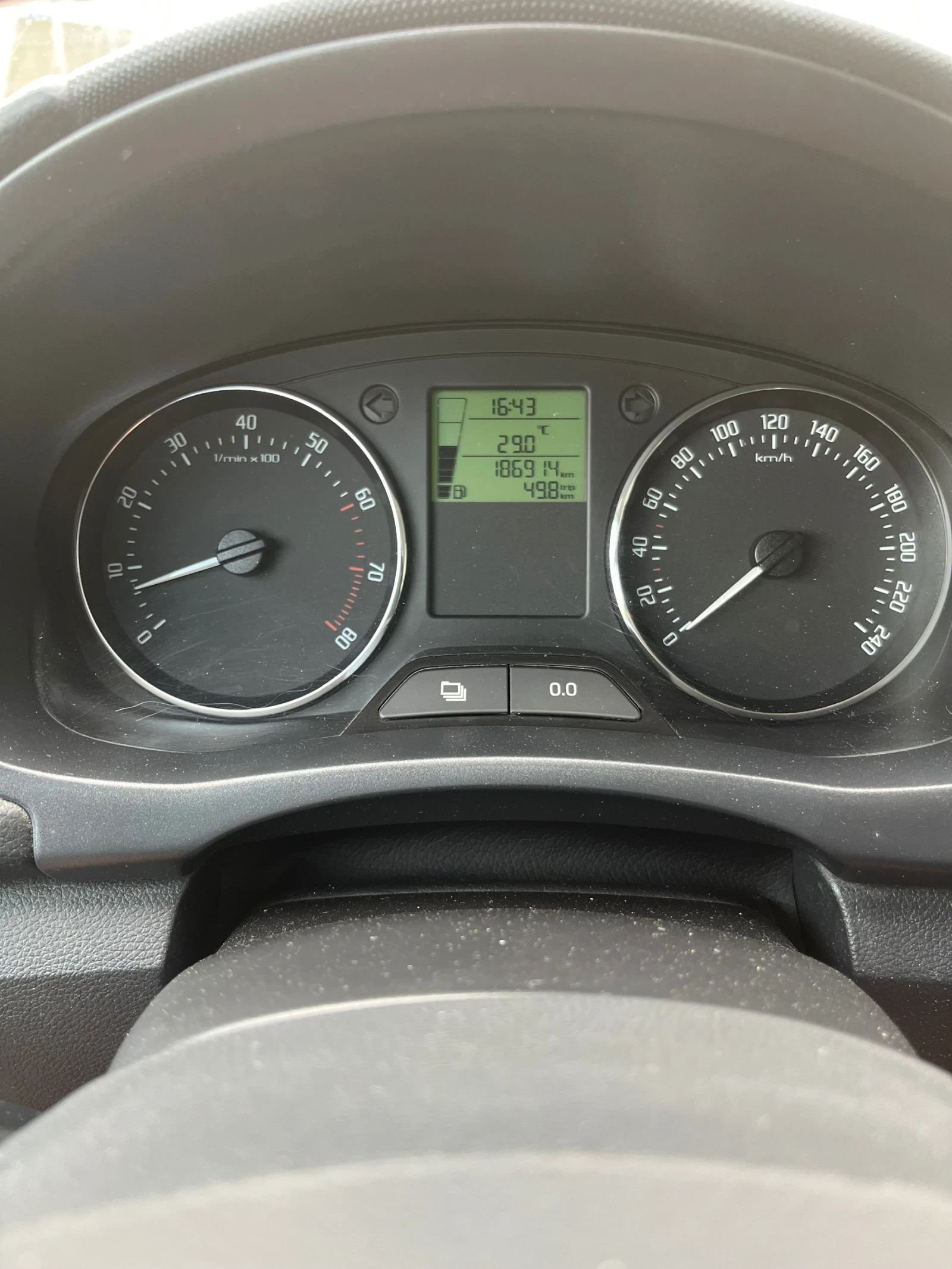 Skoda Fabia 1.2 TSI 86 к.с - изображение 8