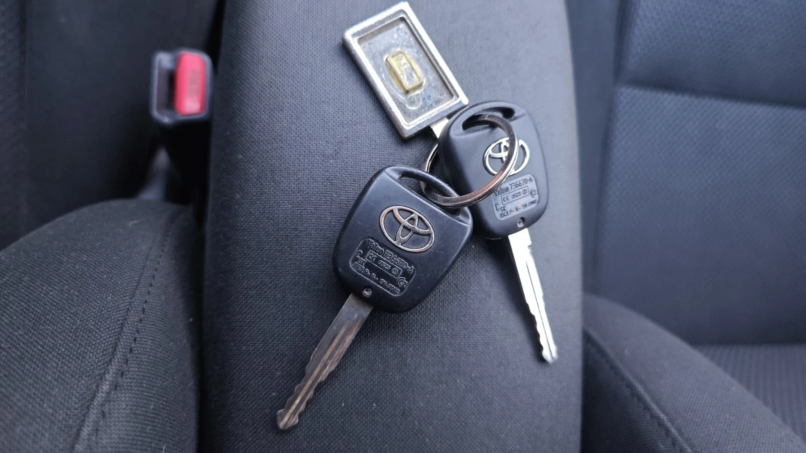 Toyota Avensis 1.6I 110  кс - изображение 8