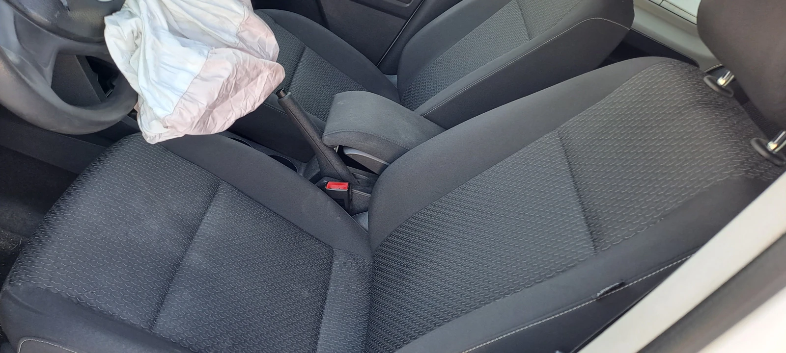 VW Caddy 1.4TGi 6скорости - изображение 4