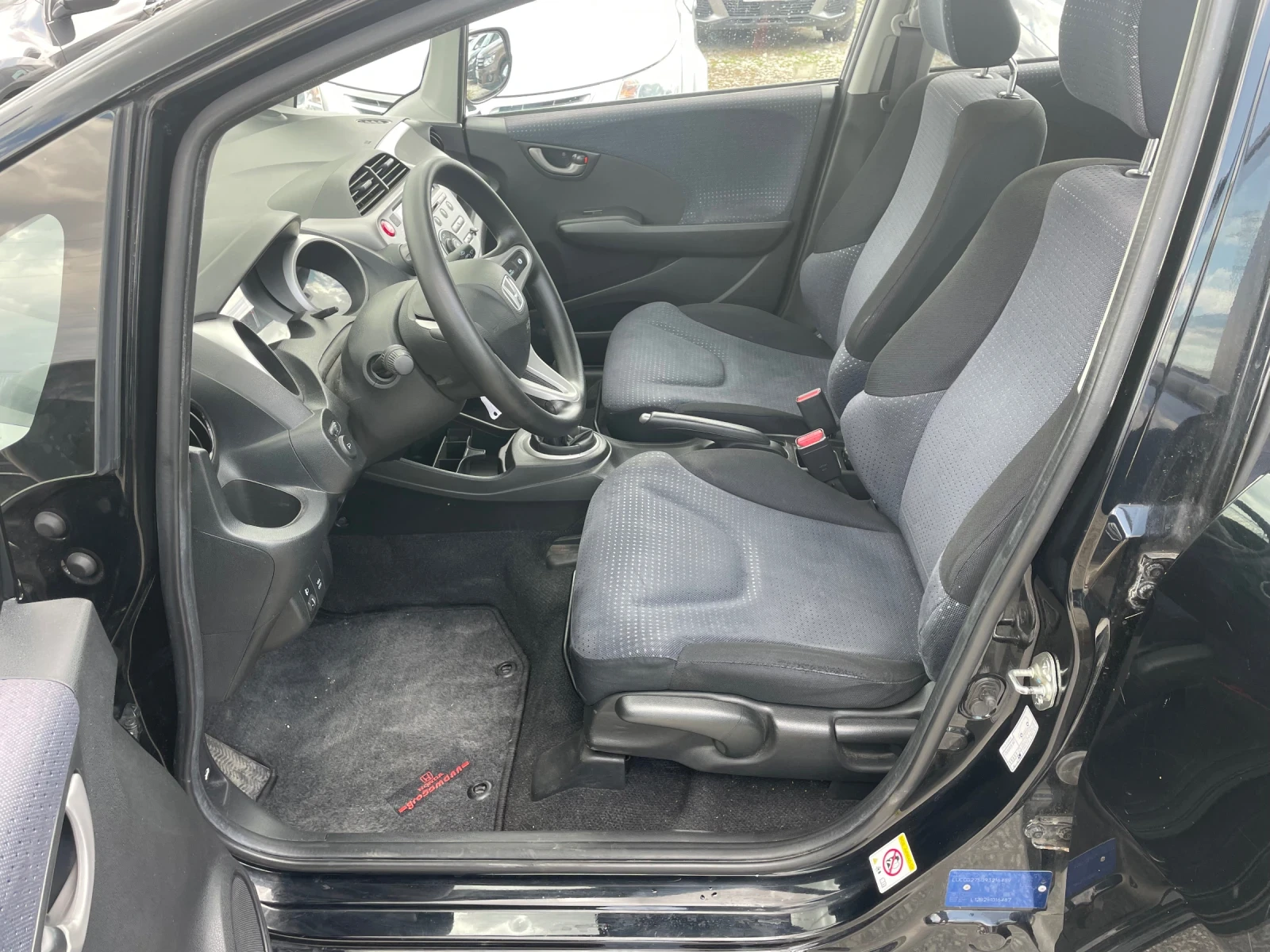 Honda Jazz 1.2i 90hp - изображение 9