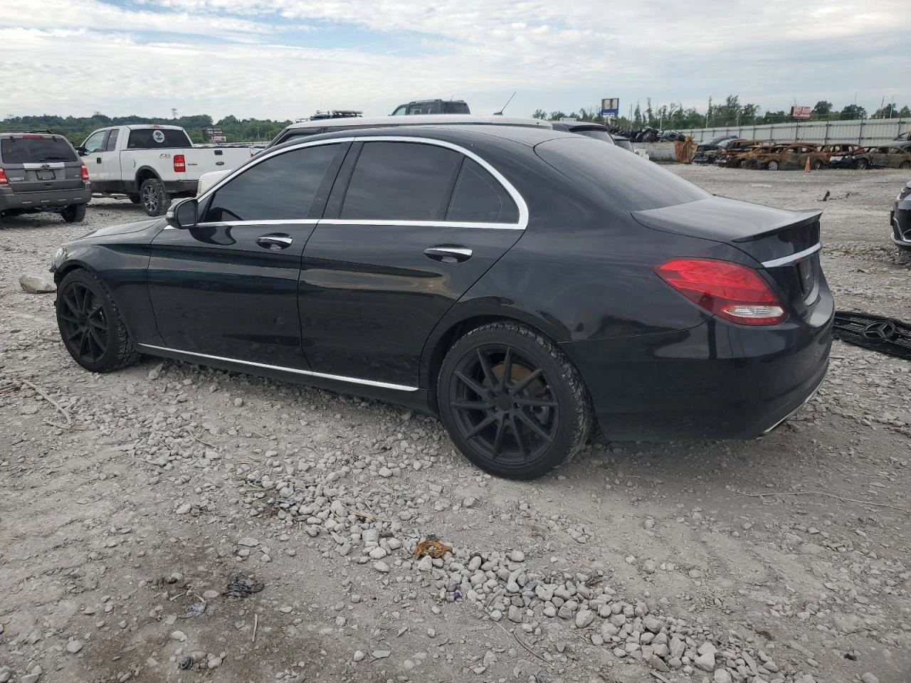 Mercedes-Benz C 300 AMG KIT / КОЖА / Ambient / Navi / 18  / 245hp - изображение 2