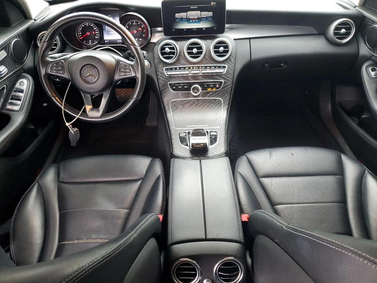 Mercedes-Benz C 300 AMG KIT / КОЖА / Ambient / Navi / 18  / 245hp - изображение 8