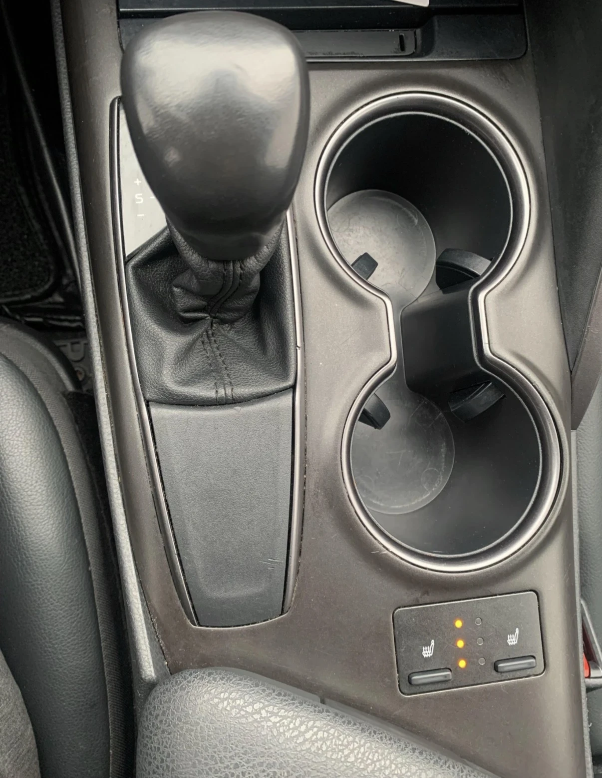 Toyota Camry КАМЕРА * * ПОДГРЕВИ * * КРУИЗ КОНТРОЛ * * ЕЛ САЛОН - изображение 9