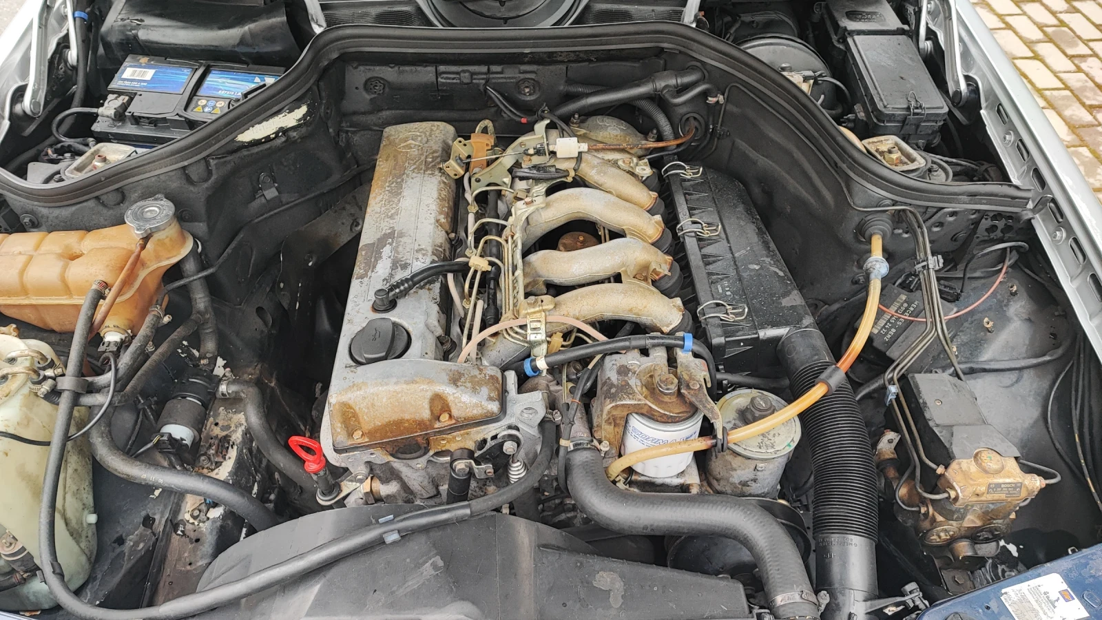 Mercedes-Benz 124 250D UNIKAT, снимка 15 - Автомобили и джипове - 53726267