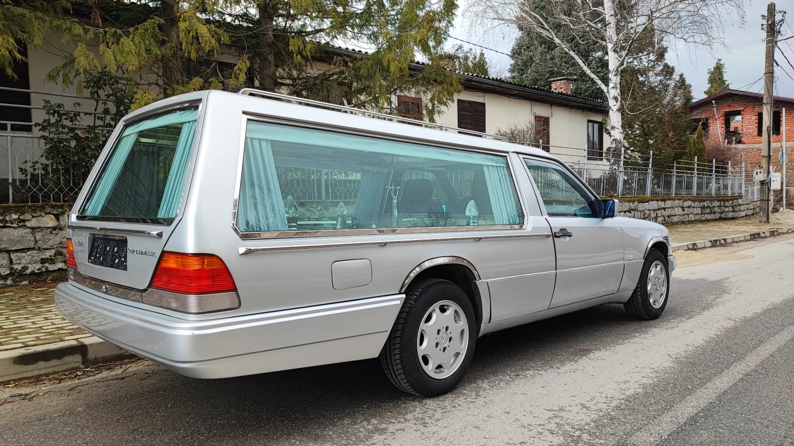 Mercedes-Benz 124 250D UNIKAT, снимка 3 - Автомобили и джипове - 53726267