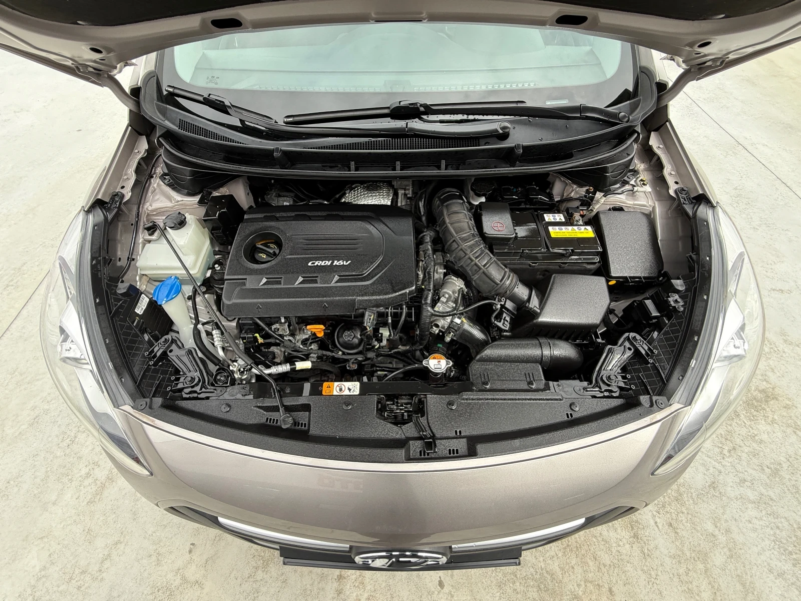 Hyundai I30 1.6CRDi, LED, Навигация, * 108 000км* Камера! ТОП!, снимка 14 - Автомобили и джипове - 54067539