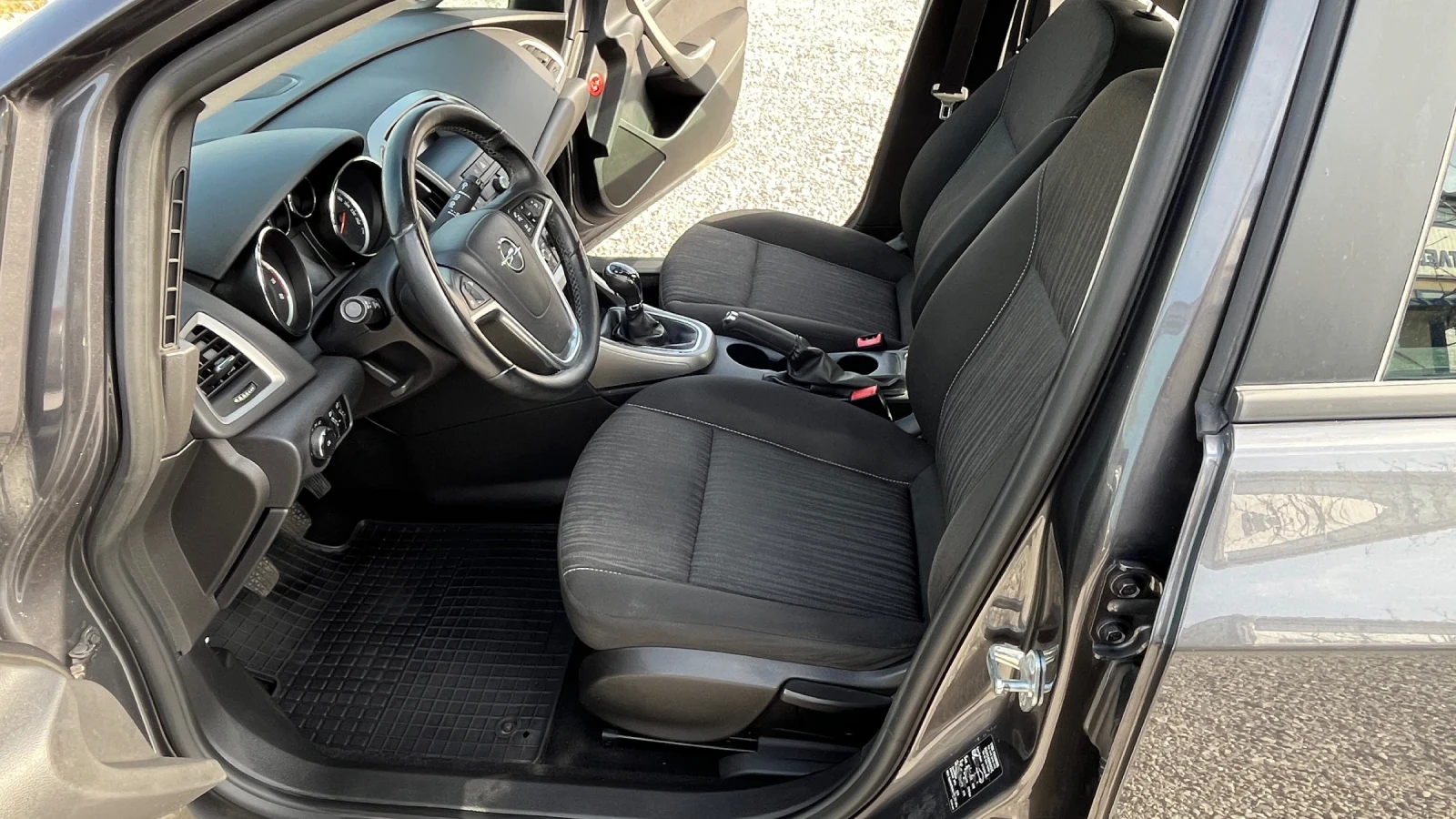 Opel Astra 1.4 i 16V 110000 KM, снимка 9 - Автомобили и джипове - 54662182
