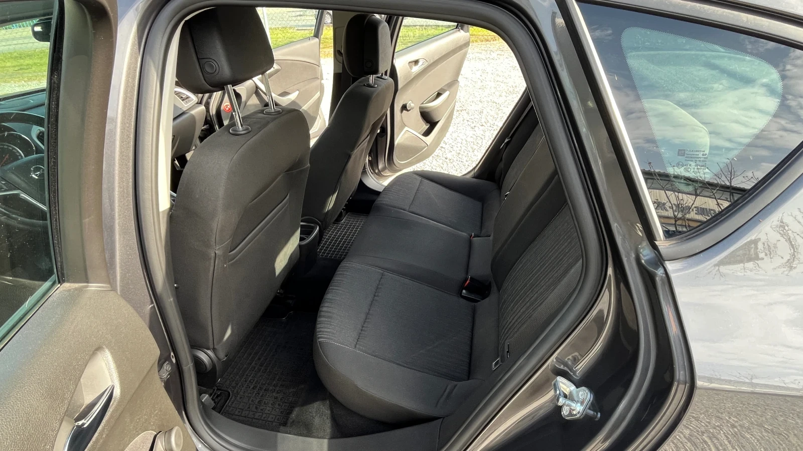 Opel Astra 1.4 i 16V 110000 KM, снимка 10 - Автомобили и джипове - 54662182