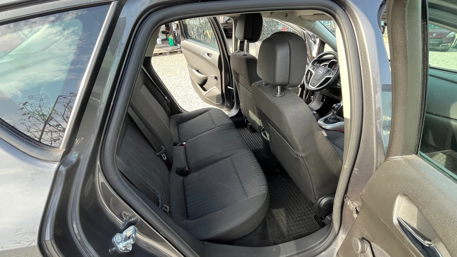 Opel Astra 1.4 i 16V 110000 KM, снимка 12 - Автомобили и джипове - 54662182