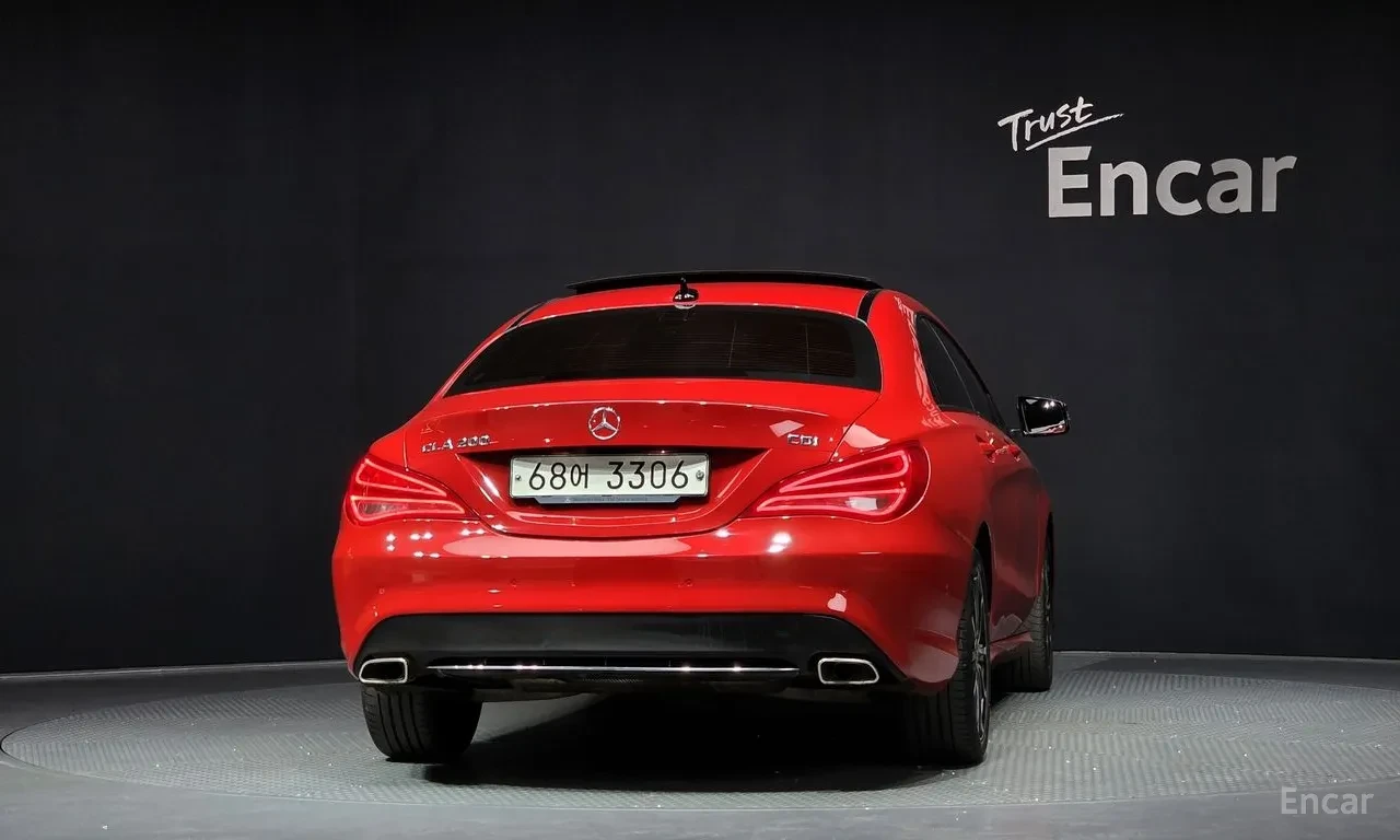 Mercedes-Benz CLA 200, снимка 4 - Автомобили и джипове - 54680376