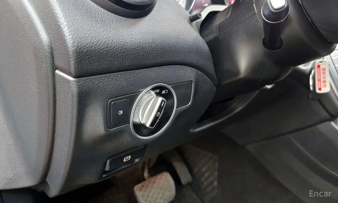 Mercedes-Benz CLA 200, снимка 16 - Автомобили и джипове - 54680376