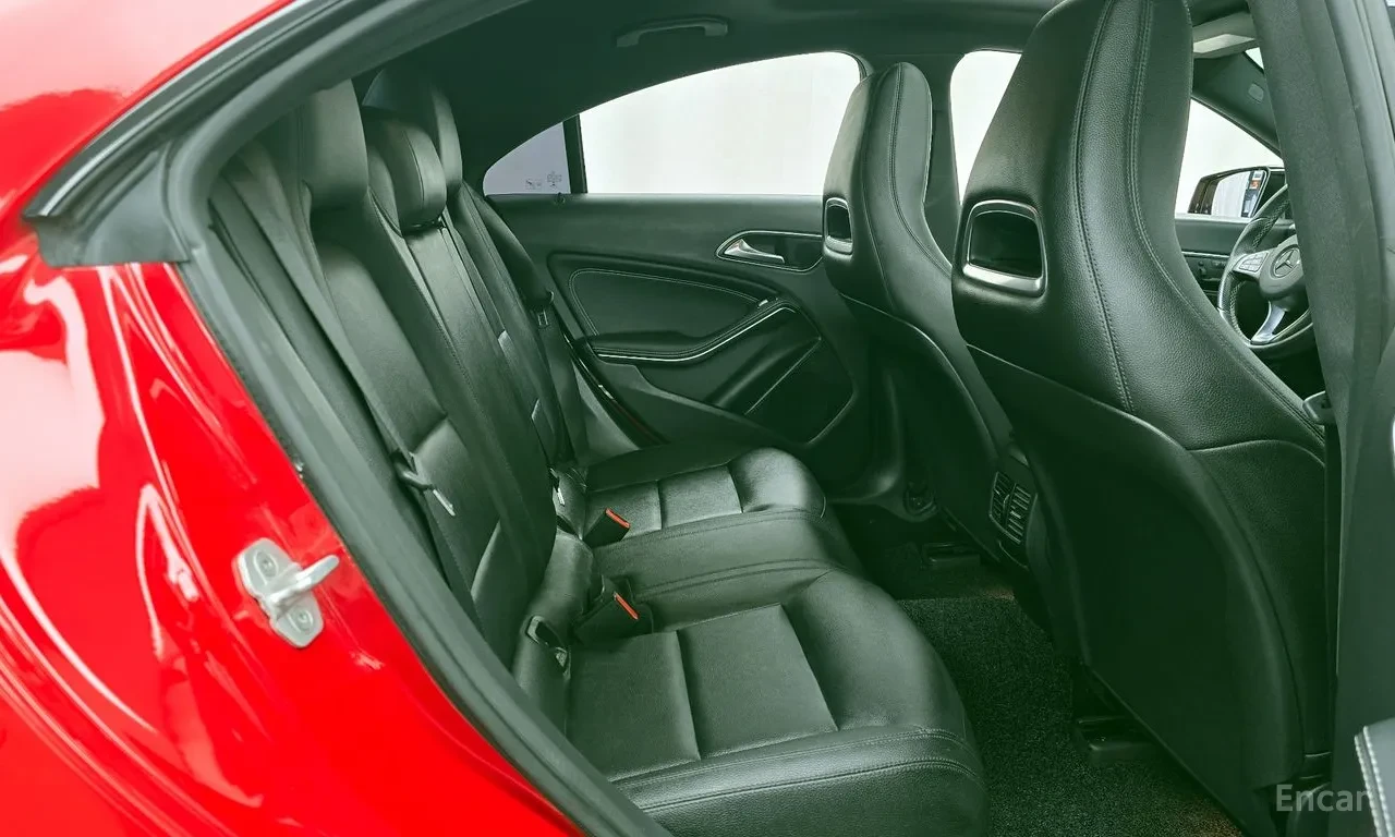 Mercedes-Benz CLA 200, снимка 9 - Автомобили и джипове - 54680376