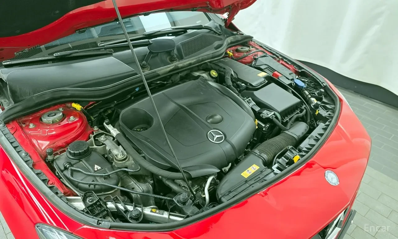 Mercedes-Benz CLA 200, снимка 17 - Автомобили и джипове - 54680376
