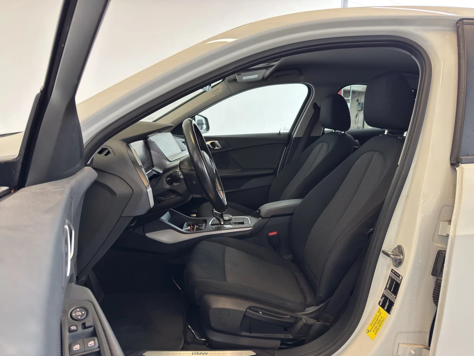 BMW 120 i/ADVANTAGE/DIGITAL/LED/DRIVEASSIST/CAM/NAVI/890z, снимка 9 - Автомобили и джипове - 56114504