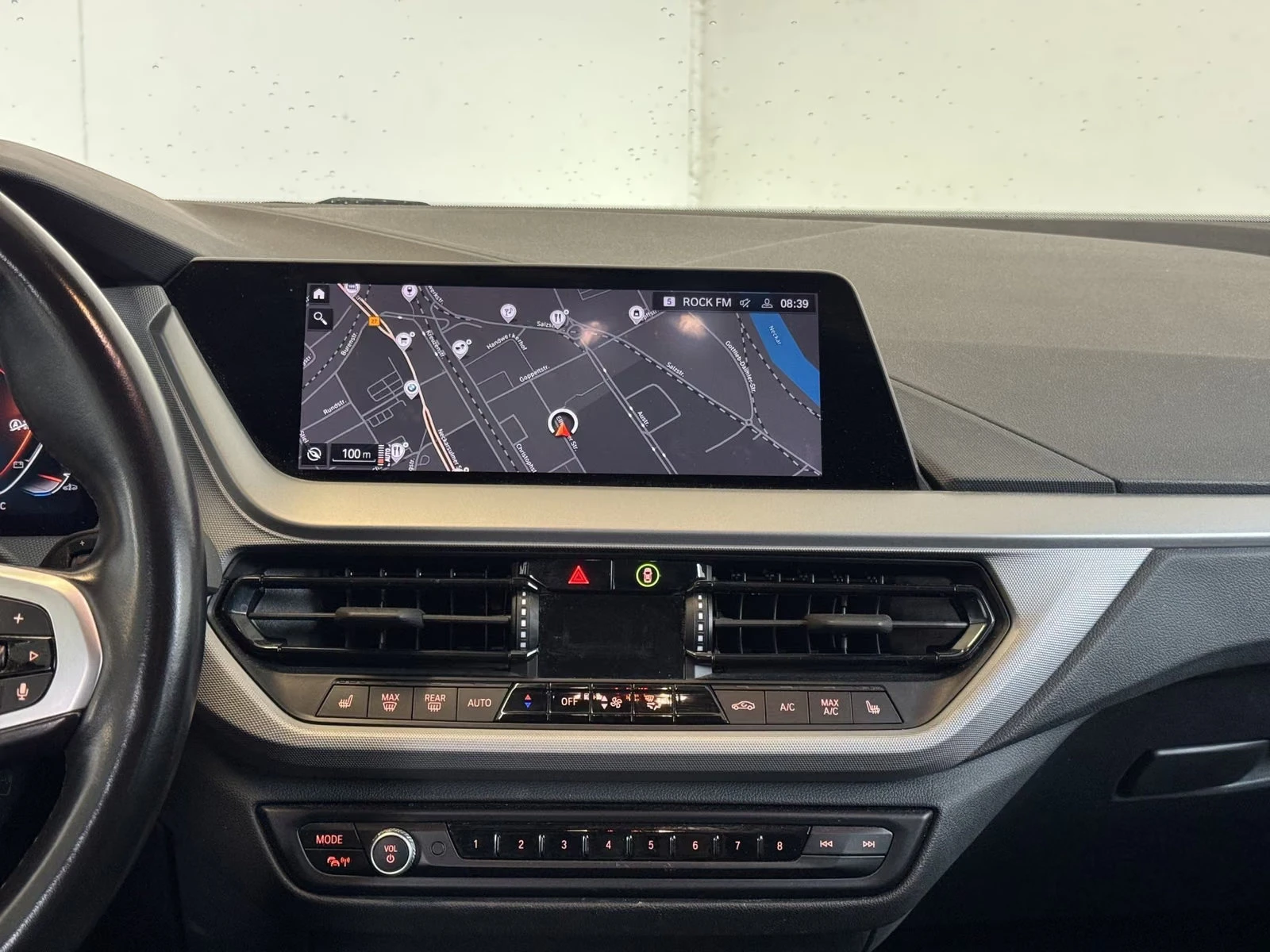 BMW 120 i/ADVANTAGE/DIGITAL/LED/DRIVEASSIST/CAM/NAVI/890z, снимка 7 - Автомобили и джипове - 56114504