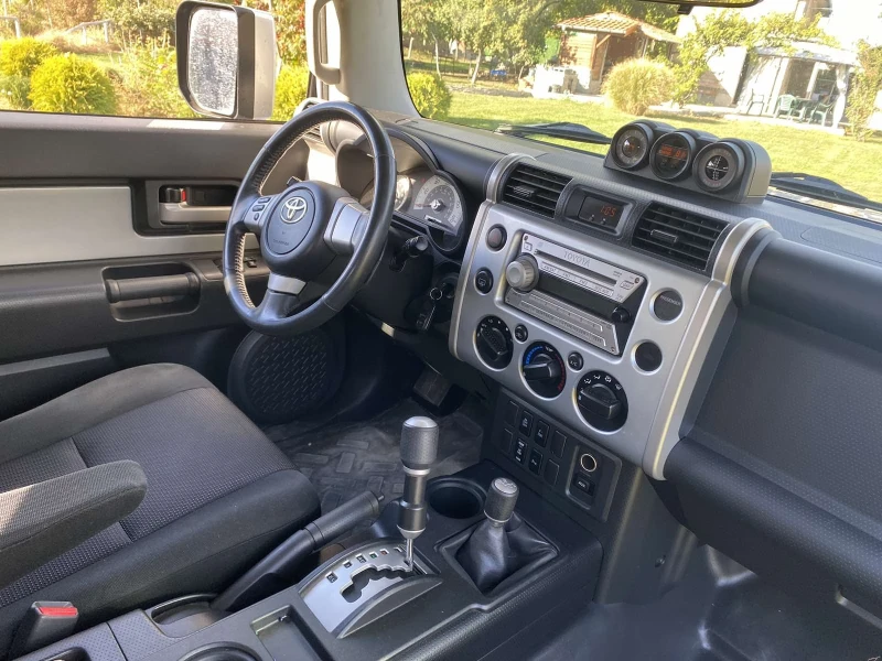 Toyota Fj cruiser, снимка 5 - Автомобили и джипове - 46788022