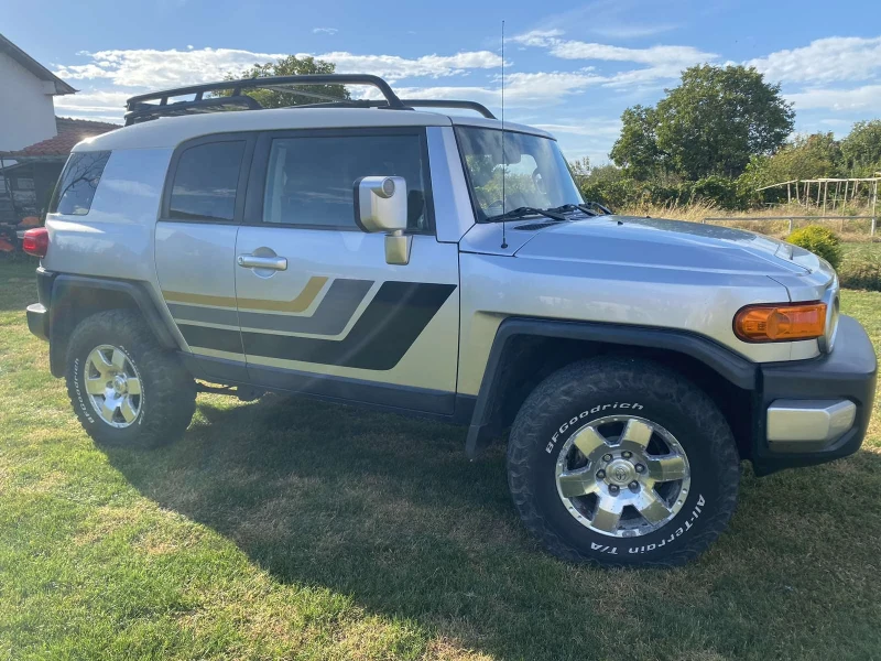 Toyota Fj cruiser, снимка 2 - Автомобили и джипове - 46788022