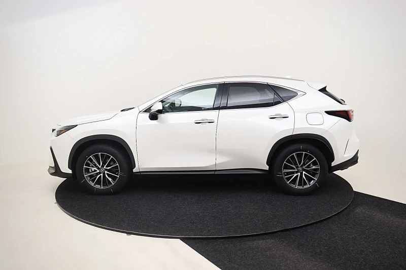 Lexus NX НАЛИЧЕН В СОФИЯ ( 450H+ ) * 10 ГОДИНИ ГАРАНЦИЯ 0км, снимка 15 - Автомобили и джипове - 48208475