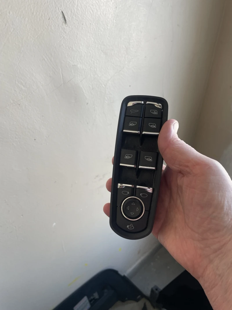 Porsche Cayenne, снимка 15 - Автомобили и джипове - 51857183