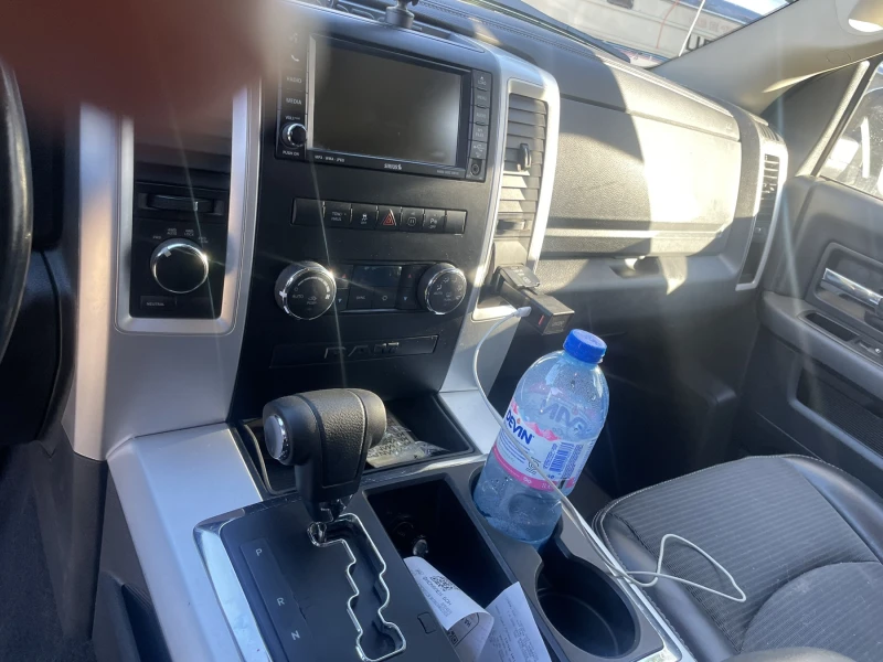 Dodge RAM 1500 5, 7 HEMI SLT, снимка 10 - Автомобили и джипове - 51760220