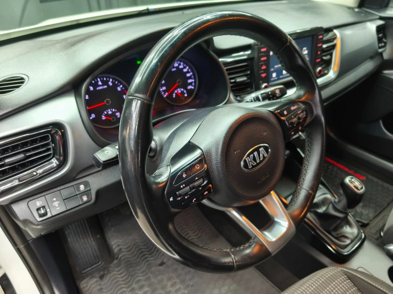 Kia Stonic 1.4i 100k.c Euro6, снимка 14 - Автомобили и джипове - 51996589