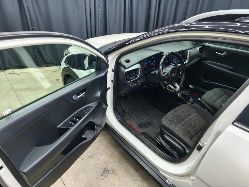 Kia Stonic 1.4i 100k.c Euro6, снимка 16 - Автомобили и джипове - 51996589