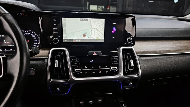 Kia Sorento 2.2D / Доставка за малко над 2 месеца, снимка 14 - Автомобили и джипове - 52468747