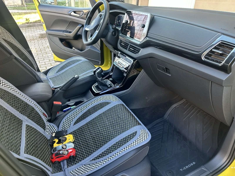 VW T-Cross R Line 150, снимка 13 - Автомобили и джипове - 53166828