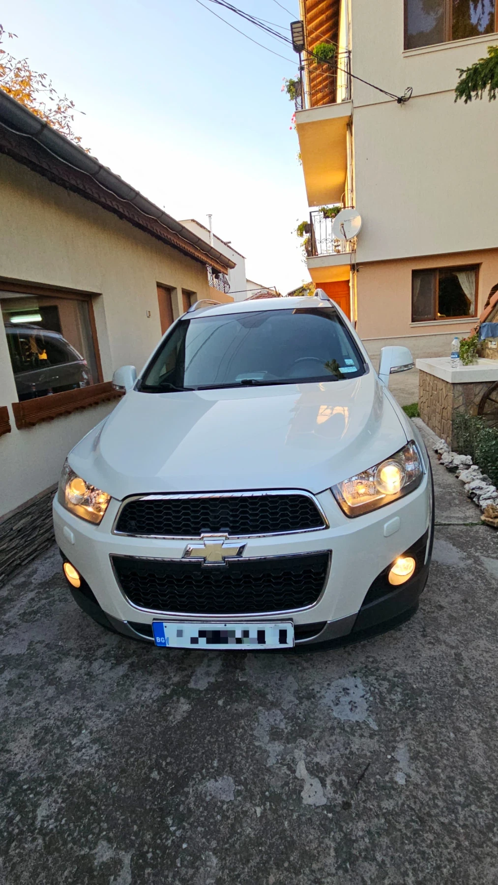 Chevrolet Captiva 4x4/газ/клима/от БГ/кожа/нави/вс. платено  - изображение 4