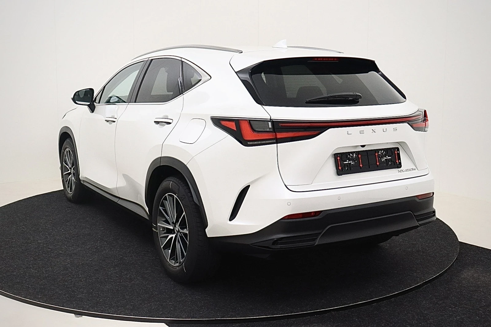 Lexus NX НАЛИЧЕН В СОФИЯ ( 450H+ ) * 10 ГОДИНИ ГАРАНЦИЯ 0км - изображение 5