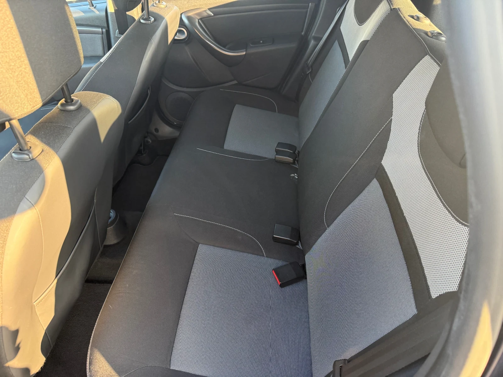 Dacia Duster 1.5 dci Stepway автомат  | Mobile.bg — изображение 11