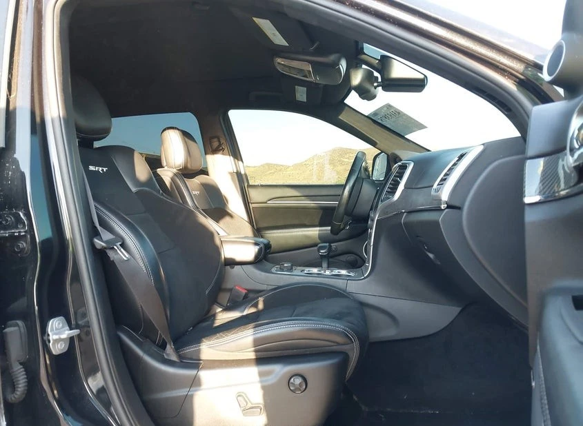 Jeep Grand cherokee 2015 JEEP GRAND CHEROKEE SRT - изображение 10