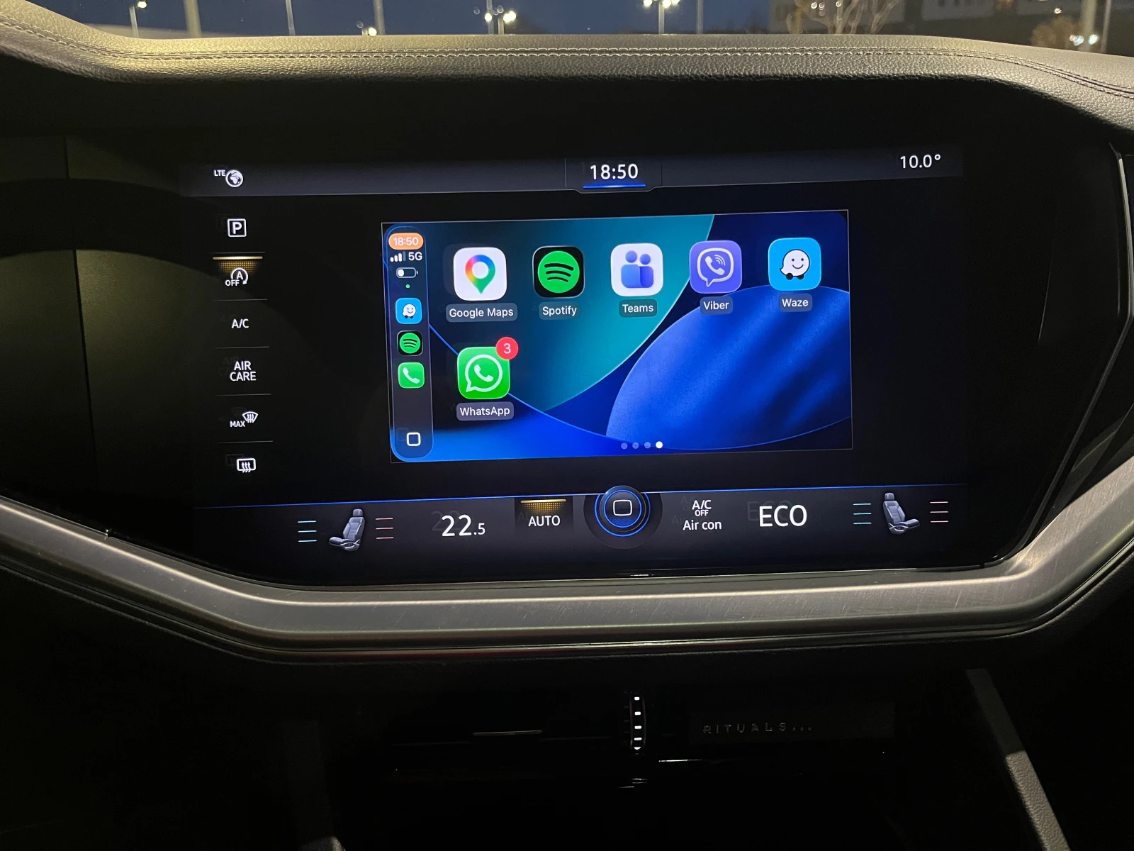 VW Touareg 3.0TDI, снимка 10 - Автомобили и джипове - 53773137