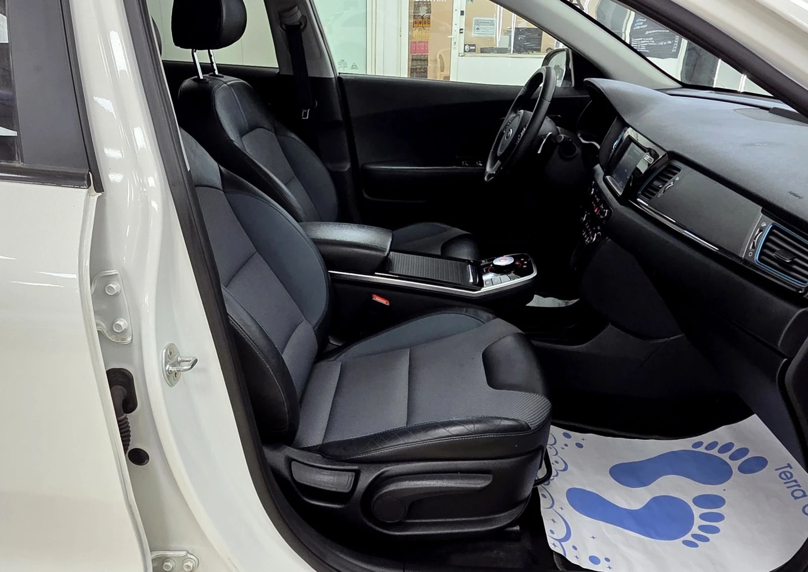 Kia Niro 64KWh/SOH100%, снимка 12 - Автомобили и джипове - 53892183