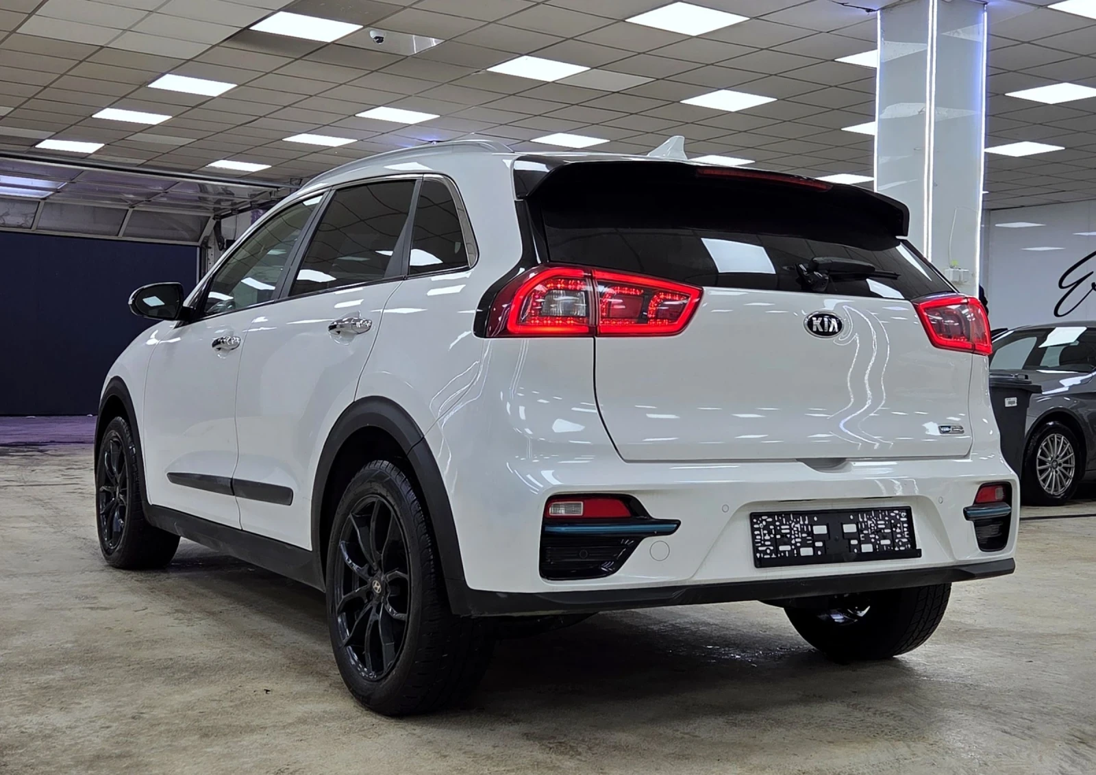 Kia Niro 64KWh/SOH100%, снимка 6 - Автомобили и джипове - 53892183