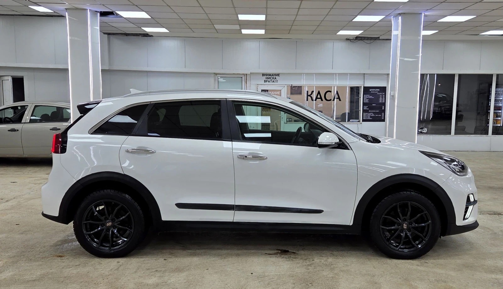 Kia Niro 64KWh/SOH100%, снимка 3 - Автомобили и джипове - 53892183