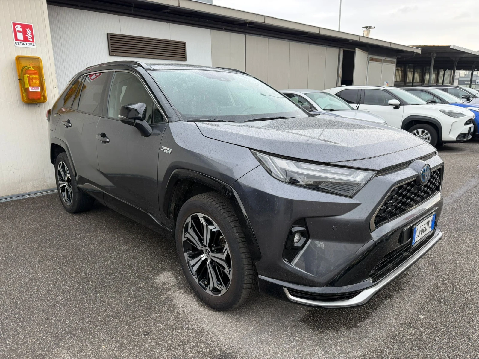 Toyota Rav4 2.5 Plug-in Hybrid, AWD-i, EXECUTIVE, FULL MAX!, снимка 2 - Автомобили и джипове - 54194897