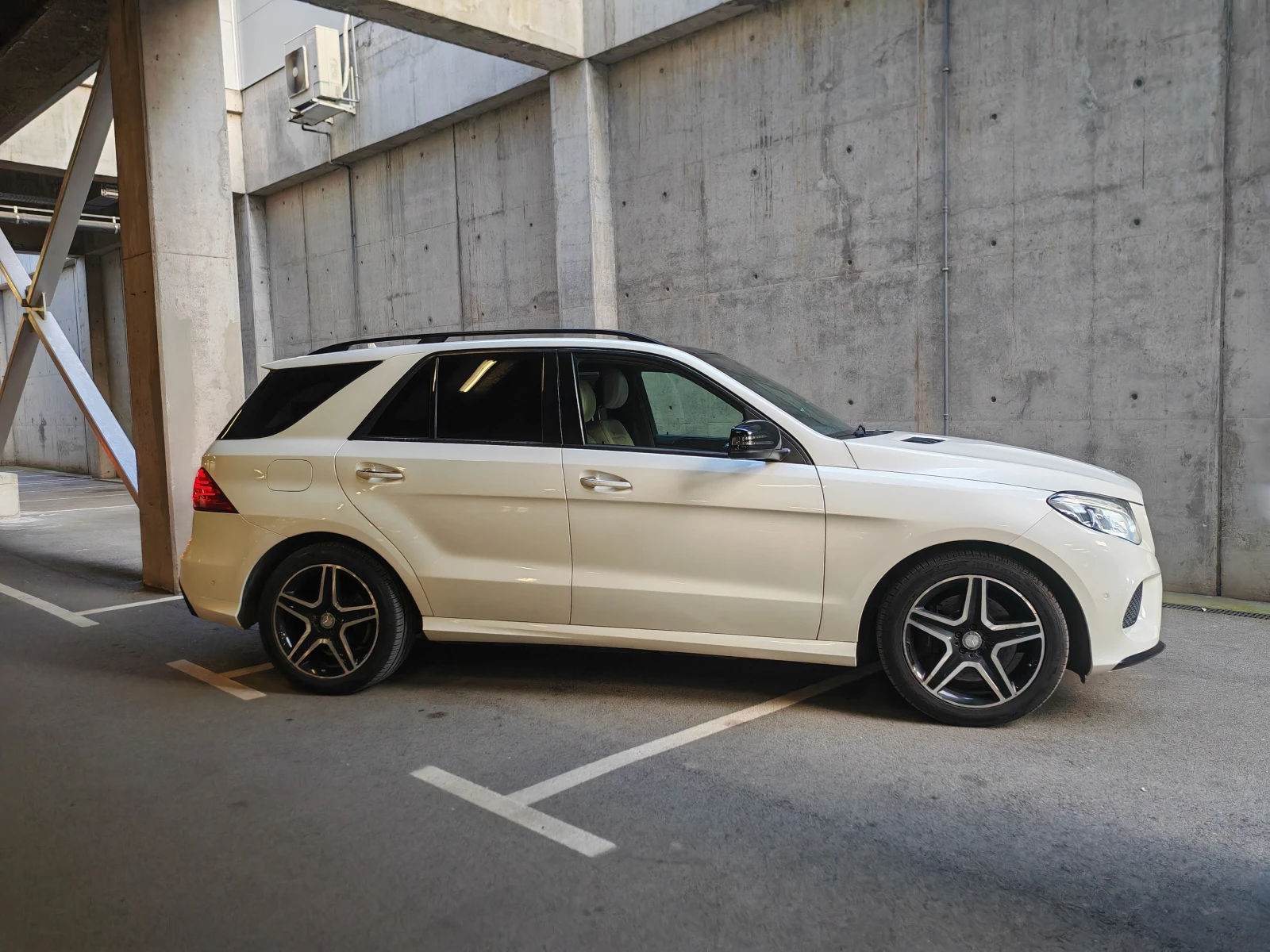 Mercedes-Benz GLE 500 Е, снимка 5 - Автомобили и джипове - 54770401