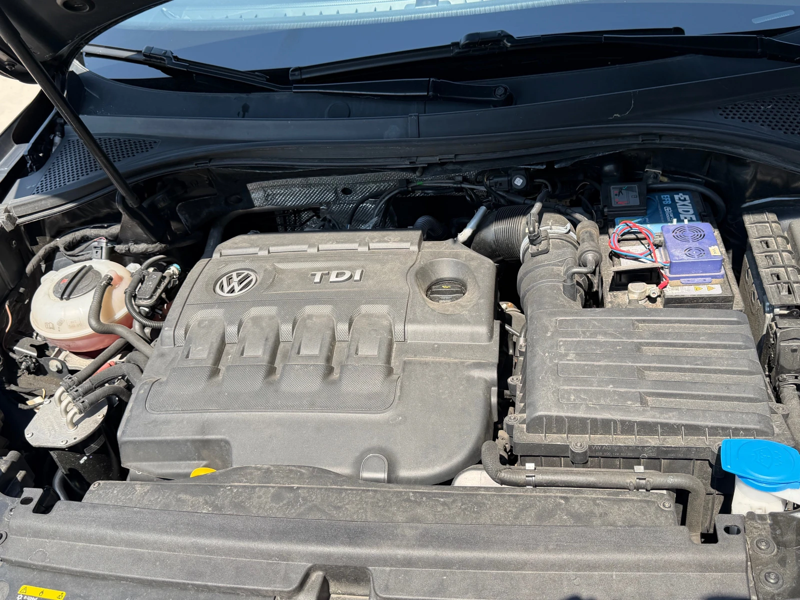 VW Tiguan 2.0TDI-190ps, 4-MOTION, R-LINE, LED, DISTR, PANORA, снимка 15 - Автомобили и джипове - 55736851