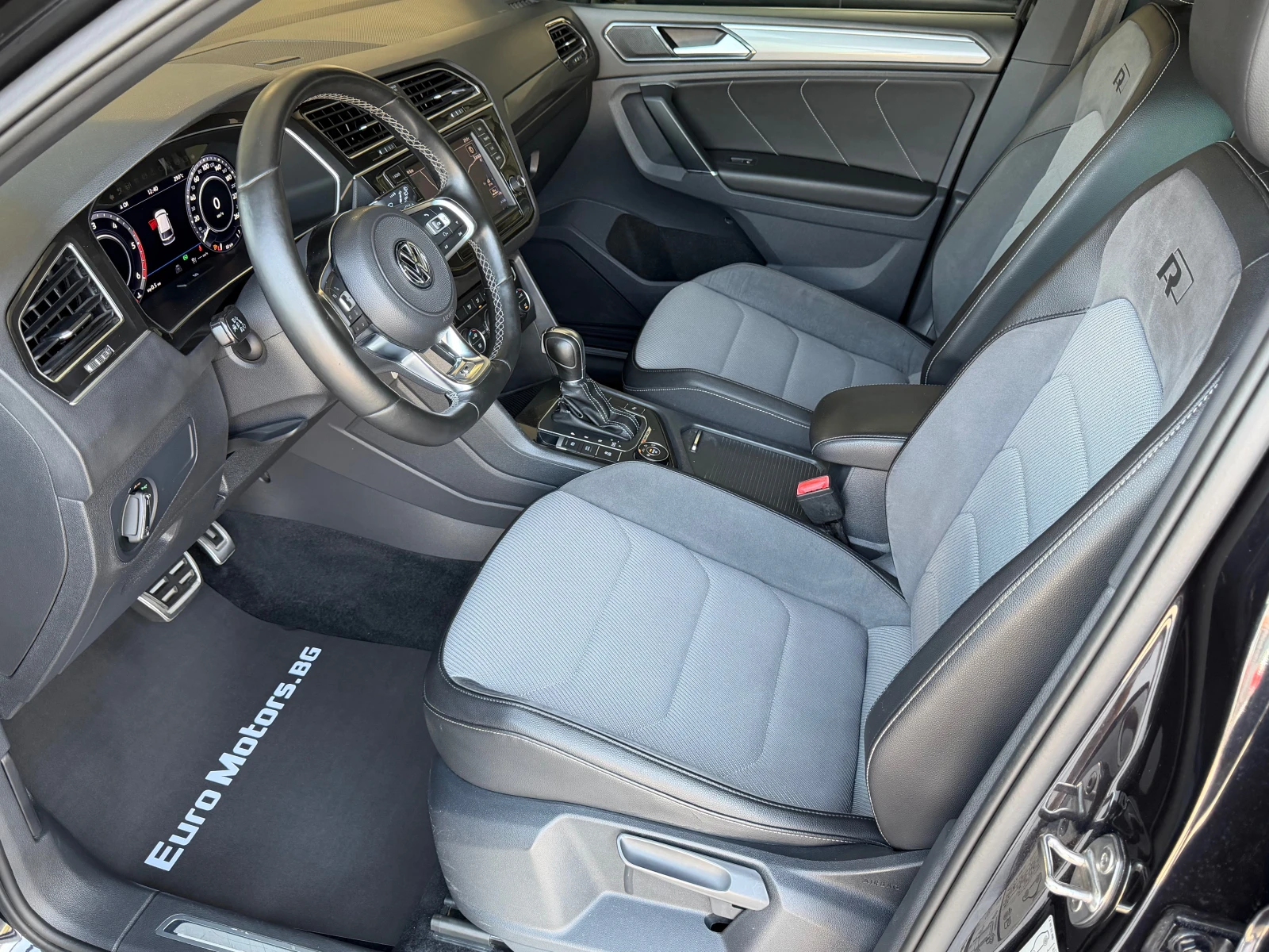 VW Tiguan 2.0TDI-190ps, 4-MOTION, R-LINE, LED, DISTR, PANORA, снимка 8 - Автомобили и джипове - 55736851