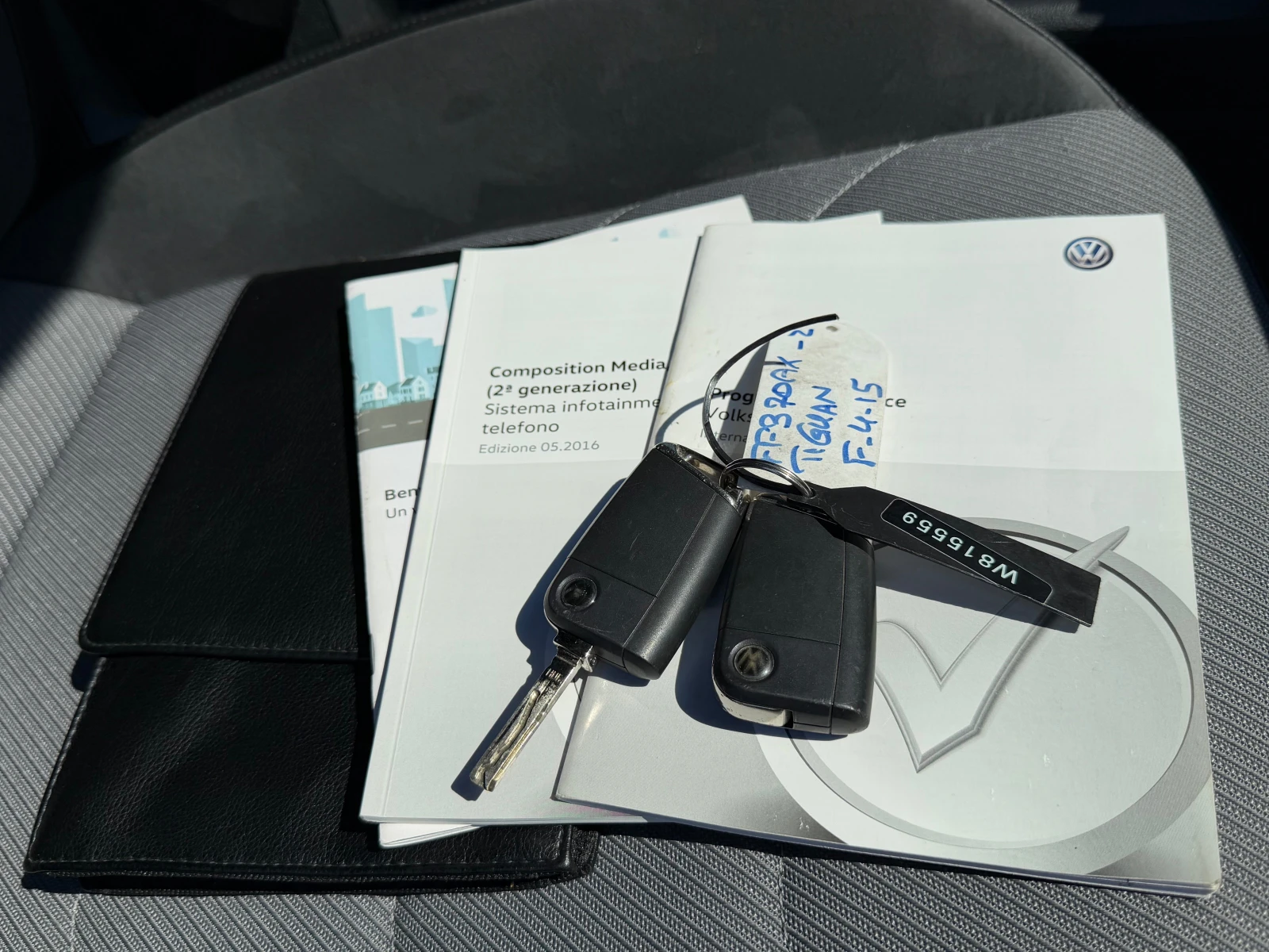 VW Tiguan 2.0TDI-190ps, 4-MOTION, R-LINE, LED, DISTR, PANORA, снимка 16 - Автомобили и джипове - 55736851