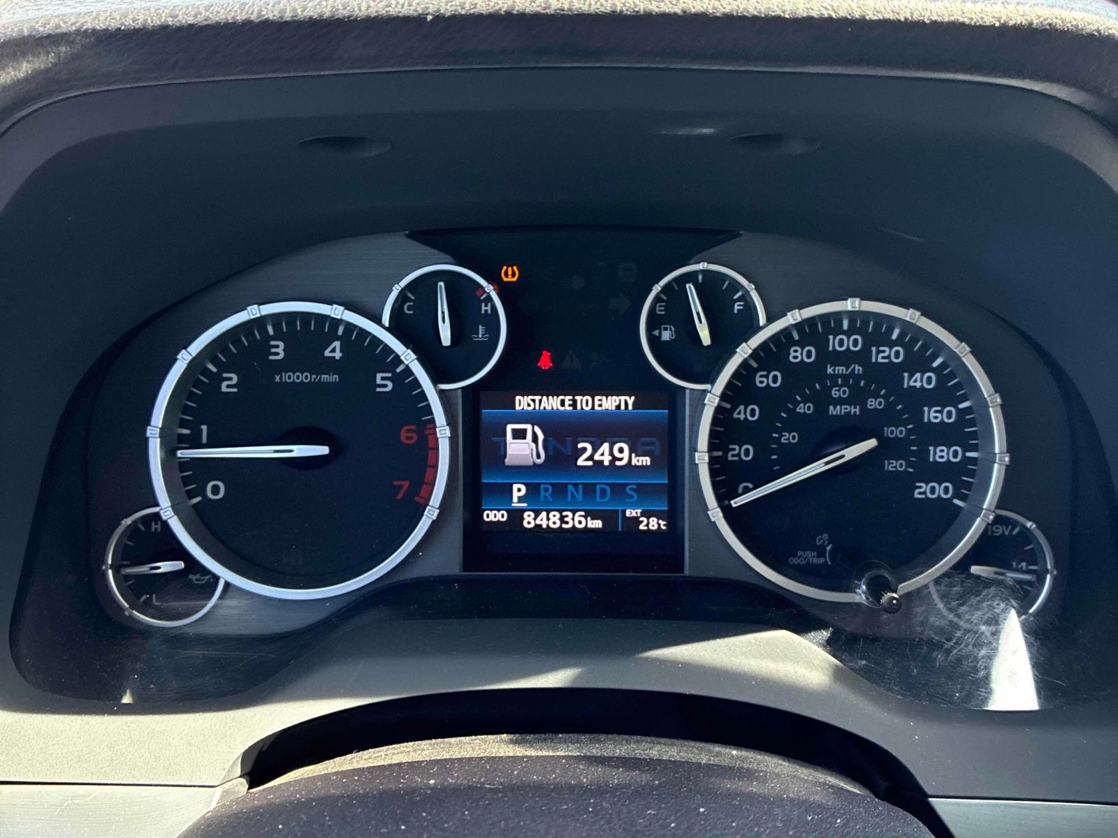Toyota Tundra 4WD Crewmax 146" 5.7L Platinum* CARFAX* , снимка 8 - Автомобили и джипове - 56002048