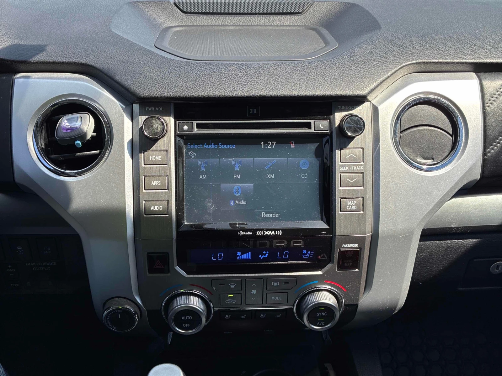 Toyota Tundra 4WD Crewmax 146" 5.7L Platinum* CARFAX* , снимка 9 - Автомобили и джипове - 56002048