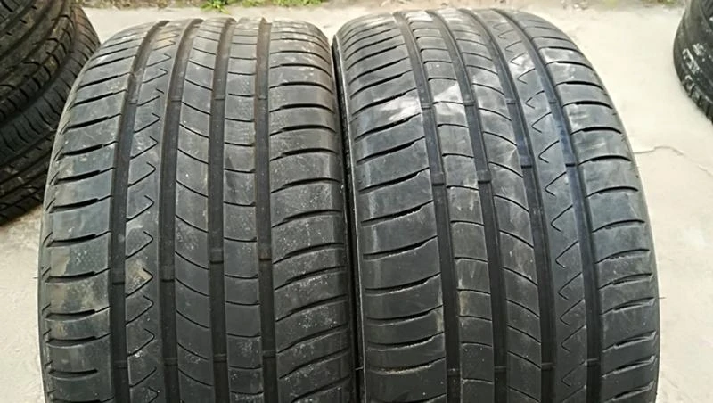 Гуми Летни 245/40R18, снимка 1 - Гуми и джанти - 24774152