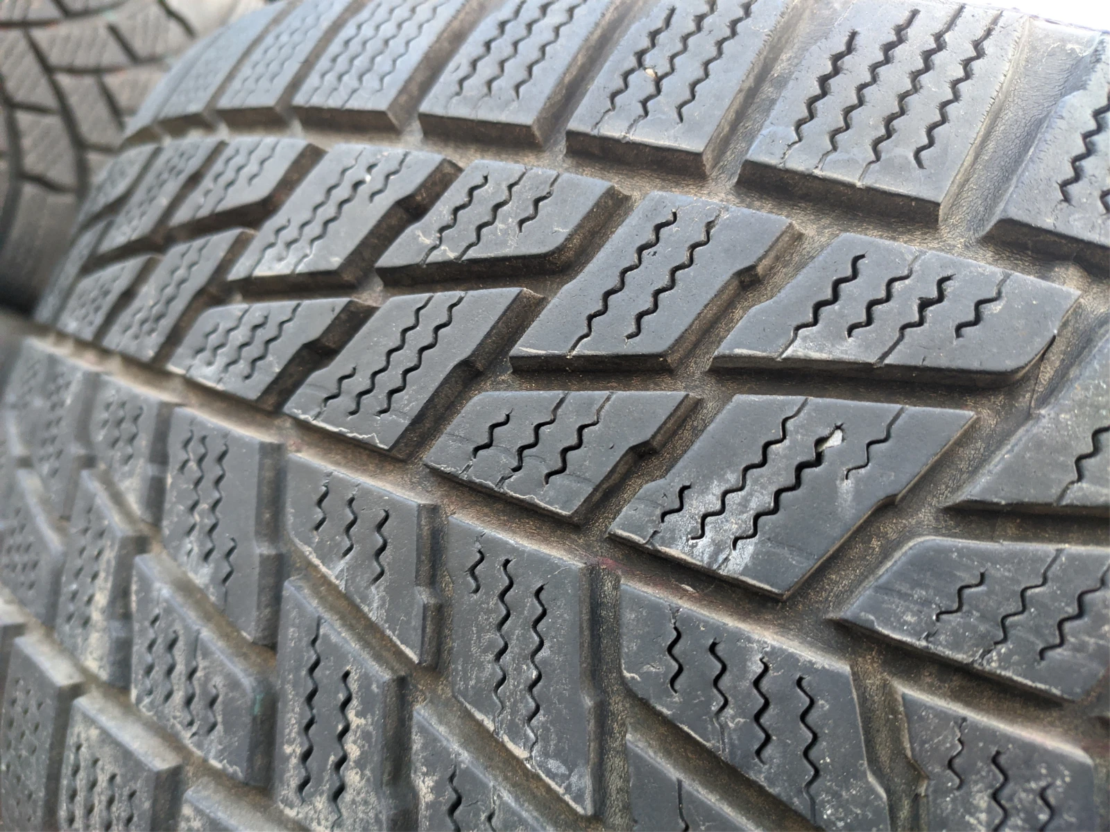  235/55R17 | Mobile.bg   6