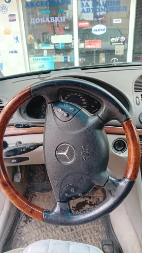 Mercedes-Benz E 220, снимка 7