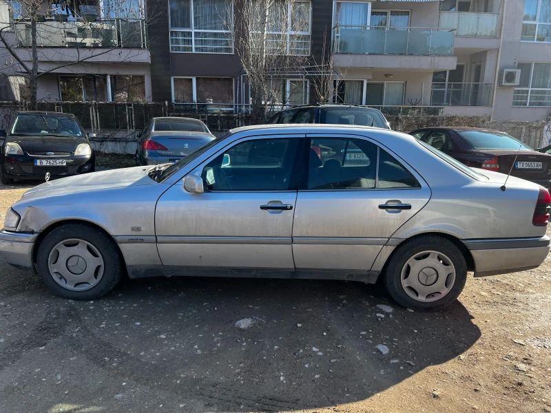 Mercedes-Benz C 180, снимка 6 - Автомобили и джипове - 48715886