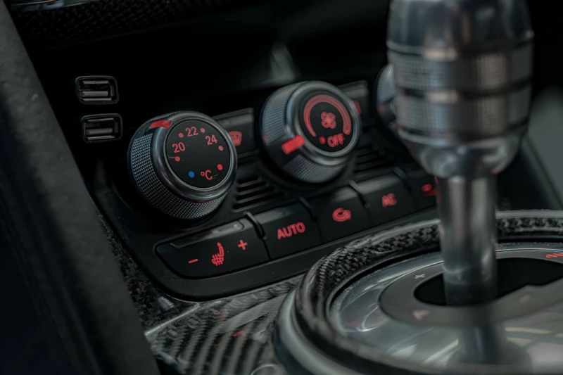 Audi R8 4.2FSI/Quattro/Exclusive/Подгрев/Android/B&O, снимка 14 - Автомобили и джипове - 50748195